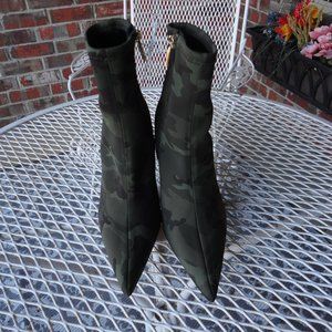 GOOD AMERICAN Army Green Camouflage Pointed Toe Stiletto Neoprene Boots 7.5